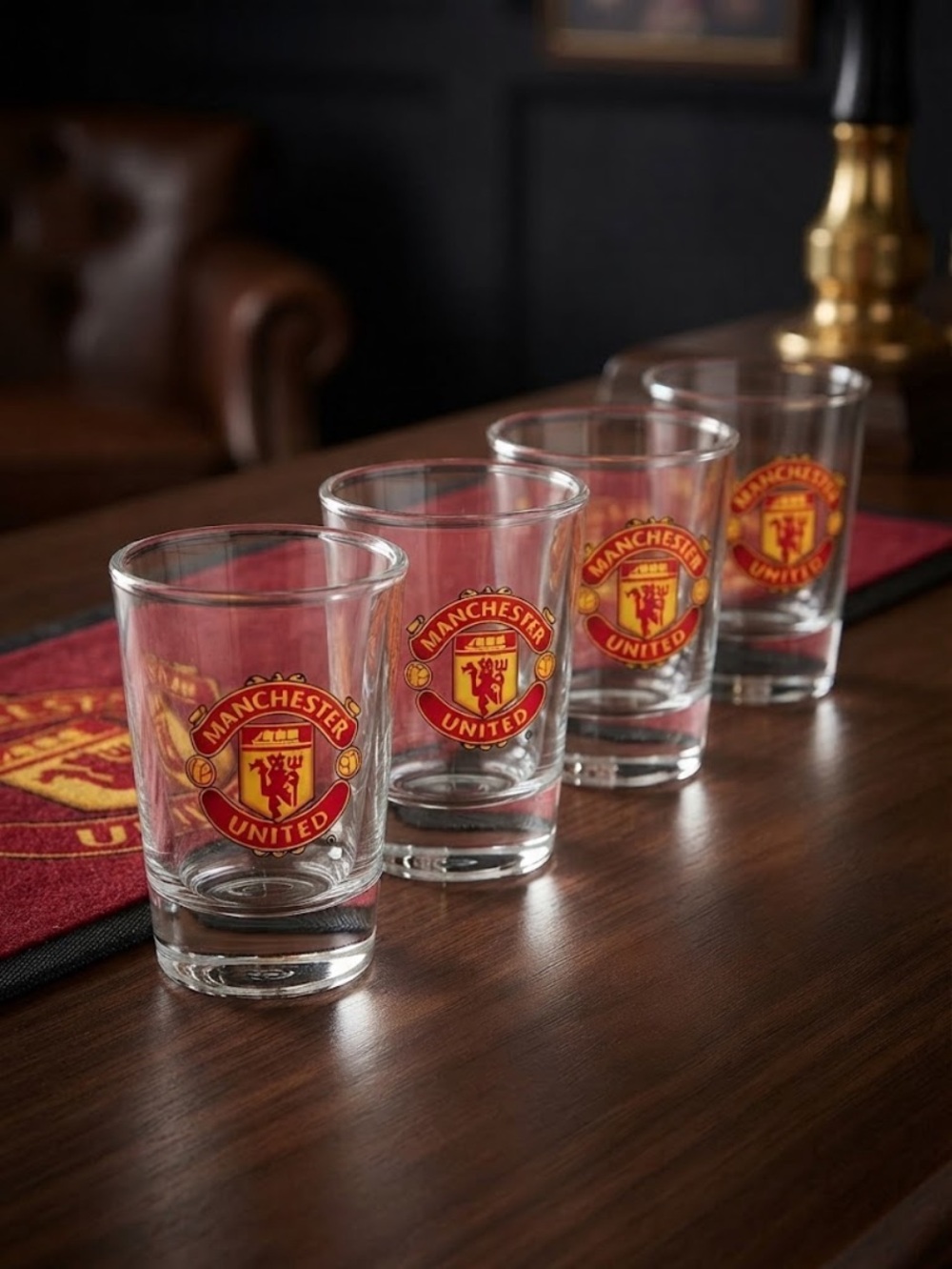 NEW 4 MANCHESTER UNITED SHOT GLASSES Red Glass Shots Set Official Team Crest